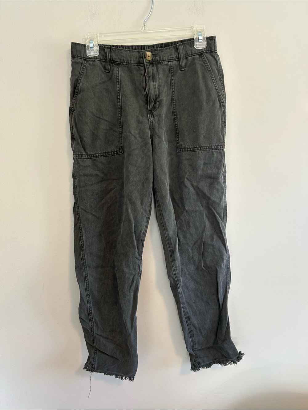 Aerie small grey straight leg raw hem pants with square pockets